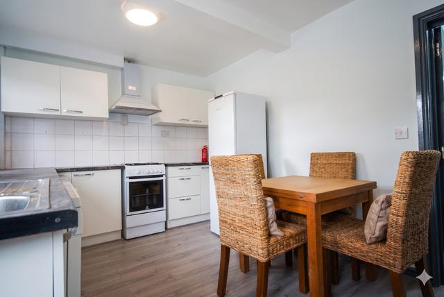 4 bed house — Poole Crescent Harborne, Harborne