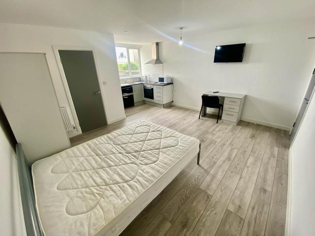 1 bed apartment — Off Hawthorne Avenue, Uplands