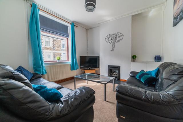 4 bed house — Thesiger Street, Cathays