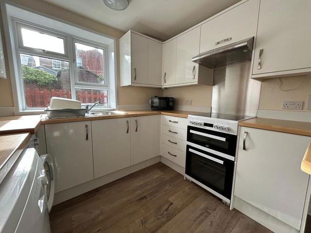 4 bed house — Monkswell Road, Mount Pleasant