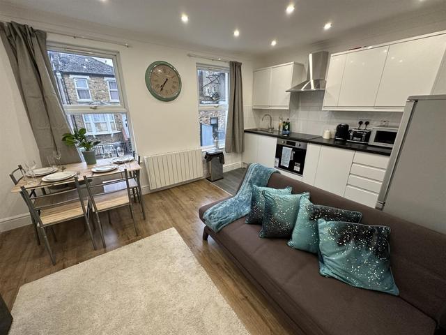 2 bed apartment — Elswick Road, Lewisham