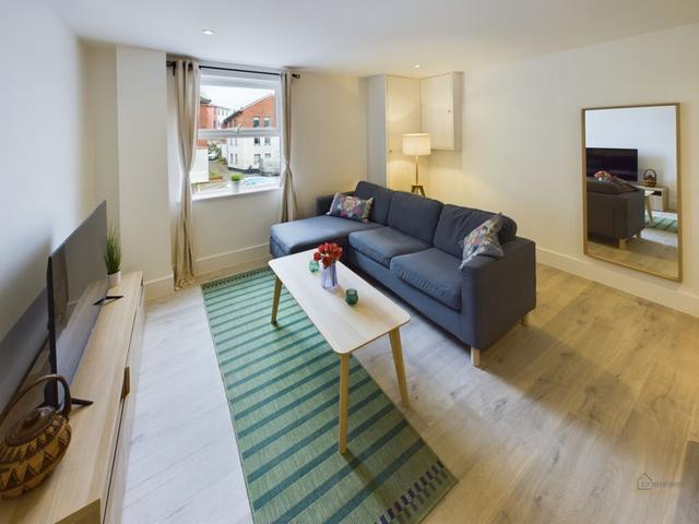 2 bed apartment — Rent Includes All Bills, City Centre