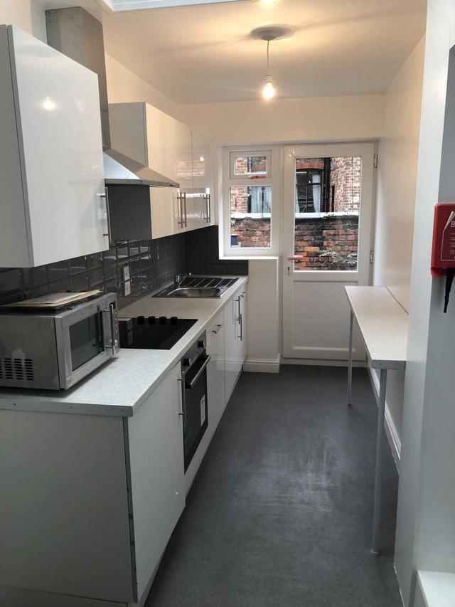 5 bed house — Rippingham Road, Withington