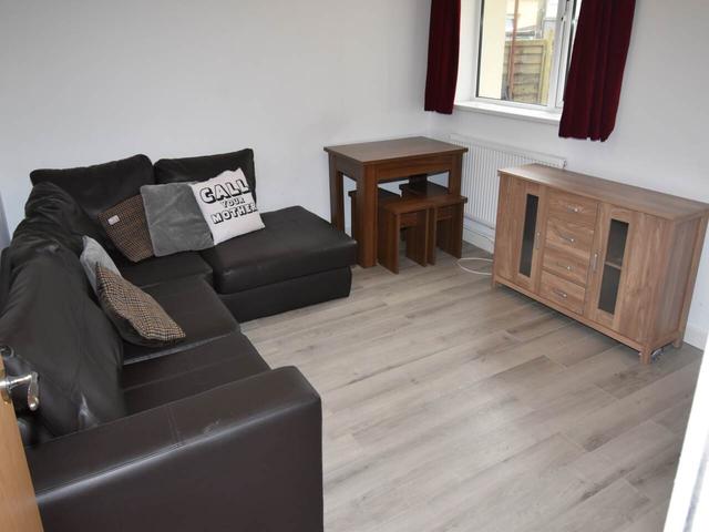 4 bed house — Fleet Street, Sandfields, City Centre, Sandfields