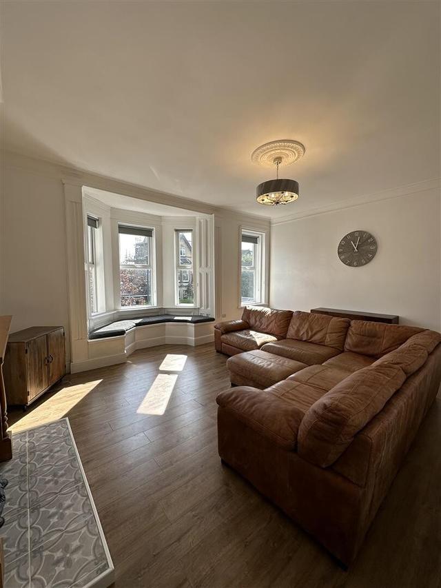 4 bed apartment — Sanderson Road, Jesmond
