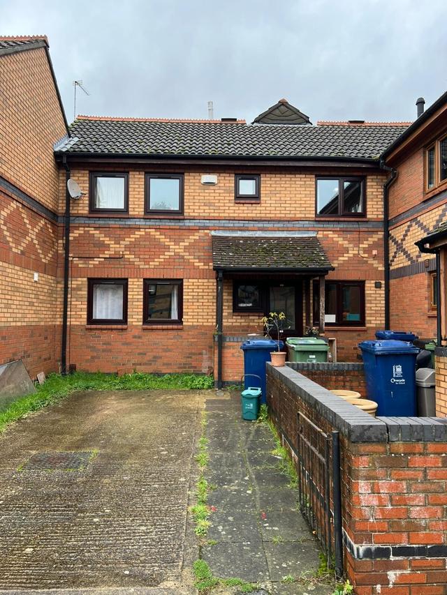 4 bed house — Cosin Close, City Centre