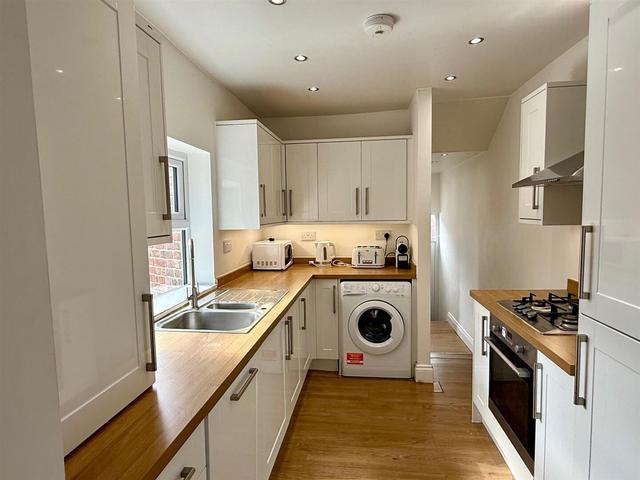 3 bed apartment — Shortridge Terrace, Jesmond