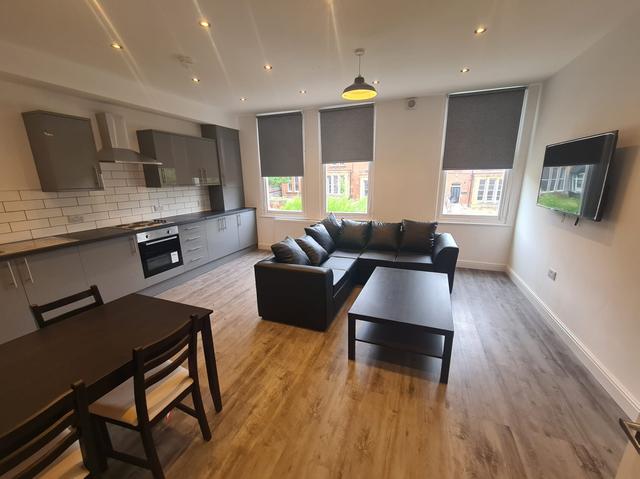 3 bed apartment — Clarendon Road, City Centre