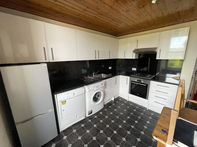 3 bed apartment — Dundee, Central