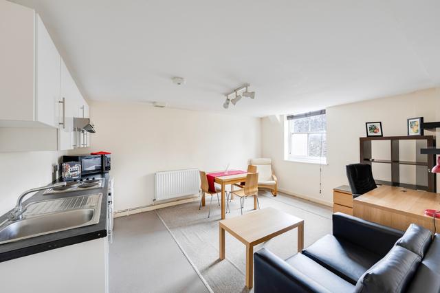 1 bed apartment — North Road West, City Centre