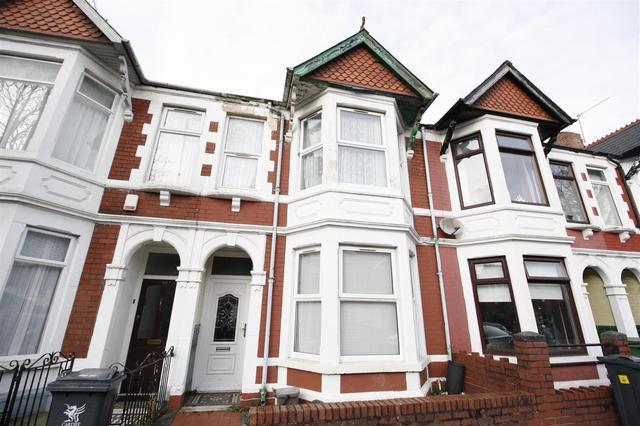 5 bed house — Australia Road, Heath