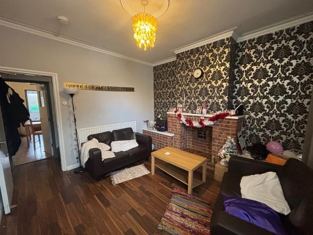 3 bed house — Radford Boulevard, Radford