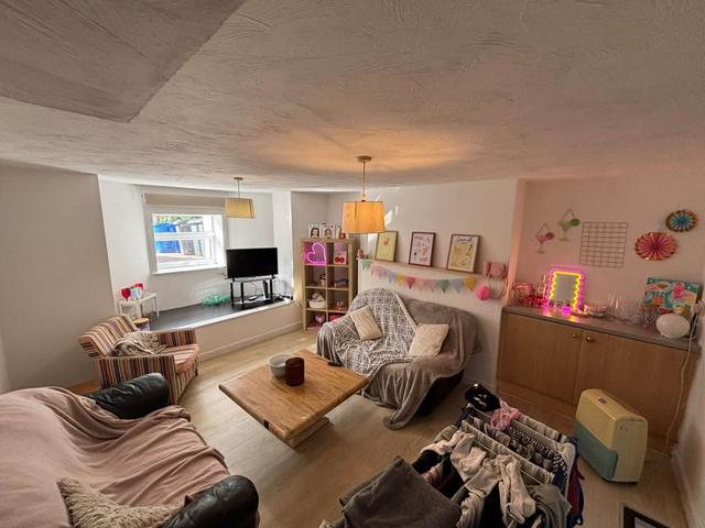 3 bed apartment — Mauldeth Road, Withington
