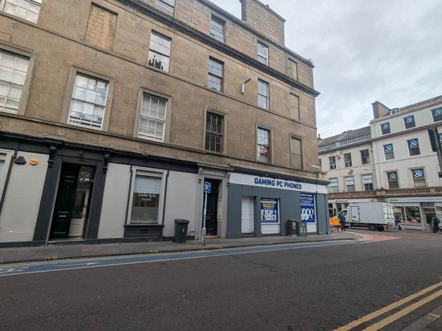 4 bed apartment — 3/1 Bank Street, Central