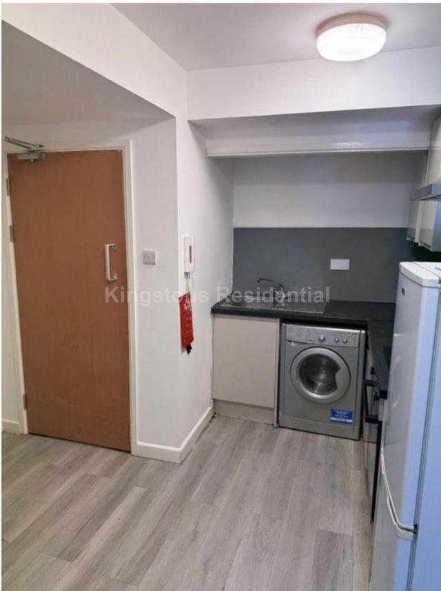 1 bed apartment — Miskin Street Cathays, Cathays