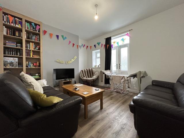 4 bed house — Allensbank Road, Heath