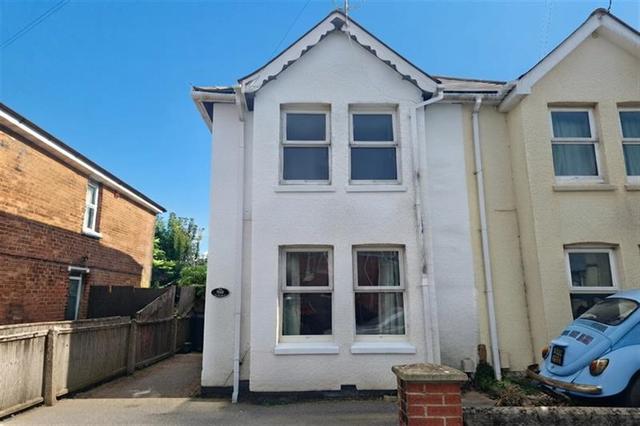 3 bed house — Malmesbury Park Road, Charminster