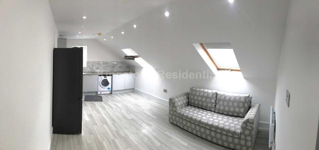 2 bed apartment — Colum Road Cathays, Cathays