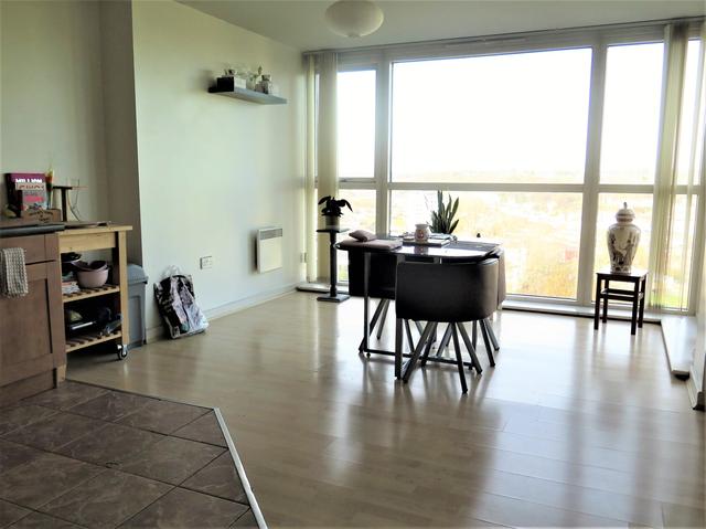 2 bed apartment — Elmwood Lane, City Centre