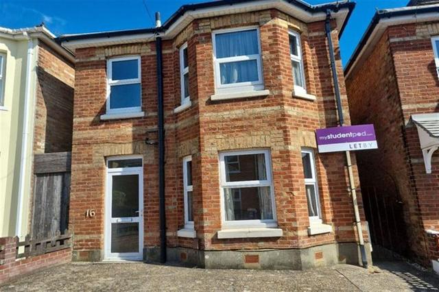 4 bed house — Luther Road, Winton