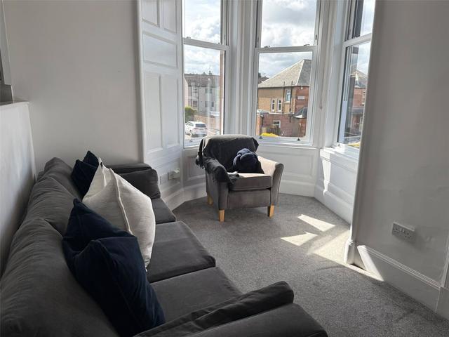 5 bed apartment — Savile Place, Newington