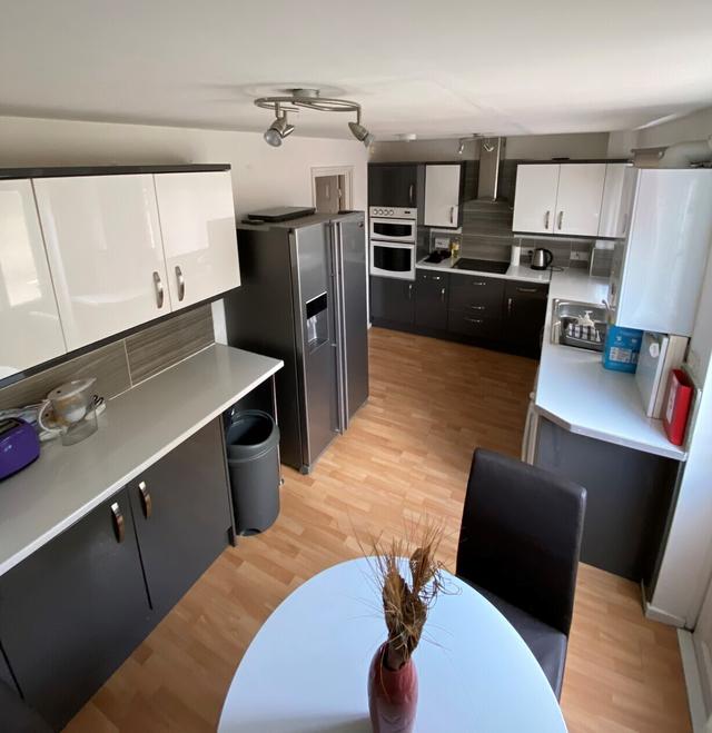 3 bed house — Sutton Street, Netherthorpe