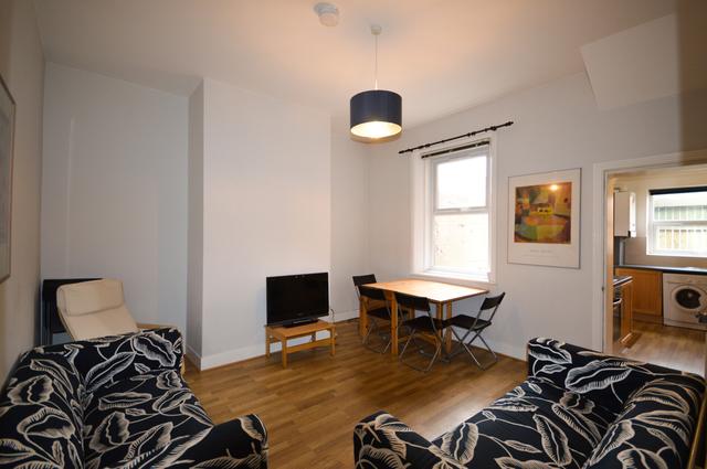 7 bed house — Brandon Grove, Sandyford