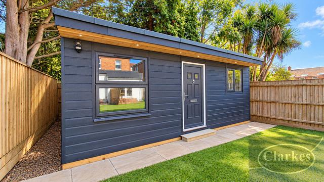 1 bed house — Calvin Road, Winton