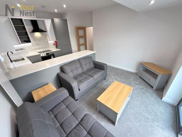 3 bed apartment — Derwentwater Terrace, Headingley