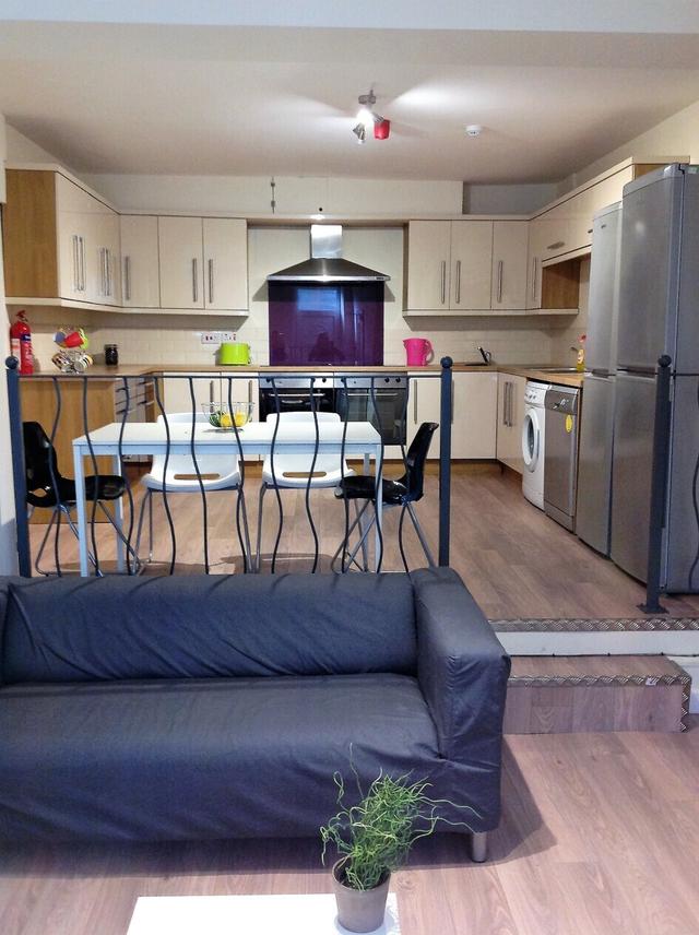 9 bed house — Crookesmoor Road, Crookesmoor