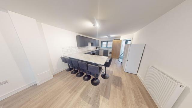 6 bed house — Ayr Street, Arboretum