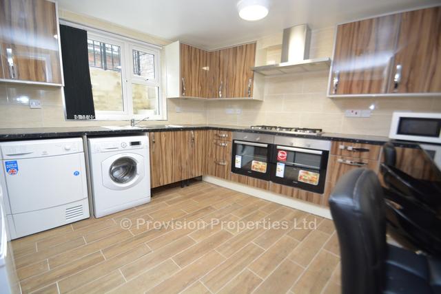 5 bed house — Branksome Terrace Leeds, Hyde Park