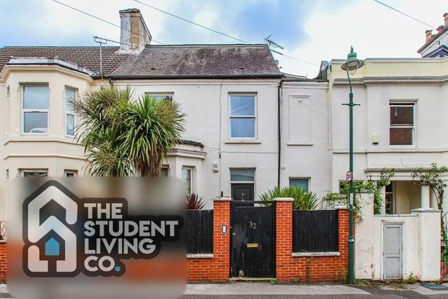 3 bed apartment — Colville Street, Arboretum