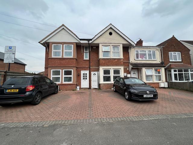 3 bed house — Cowley Road, East Oxford