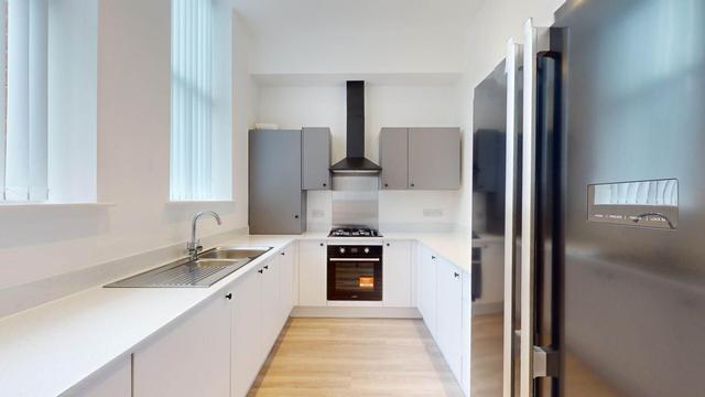 4 bed apartment — Wilmslow Road, Withington