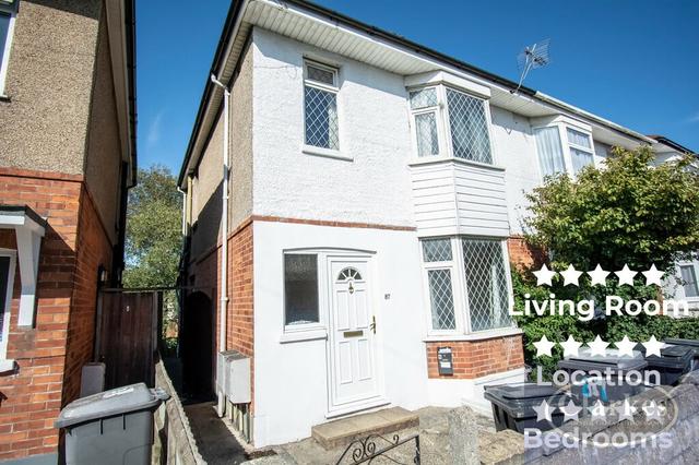 3 bed house — Elmes Road Winton, Winton