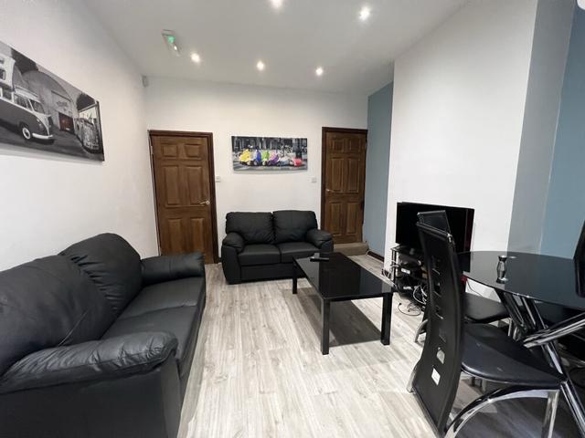 4 bed house — Hubert Road, Selly Oak