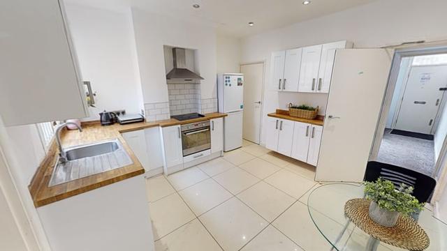 3 bed house — St Pauls Avenue, Radford