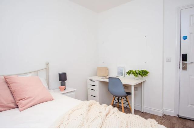 3 bed house — Lister Gate, City Centre