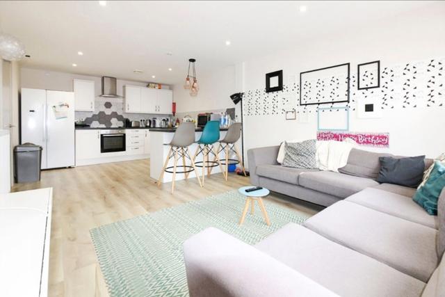 6 bed house — Corner House, Cathays