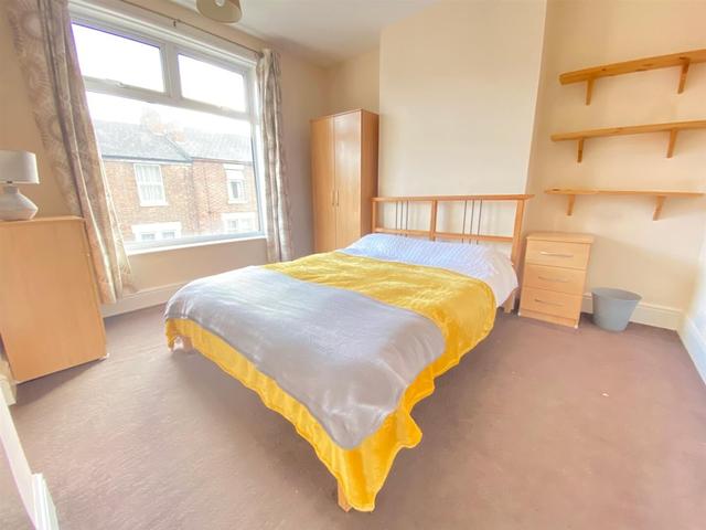 4 bed house — Uttoxeter Old Road, City Centre