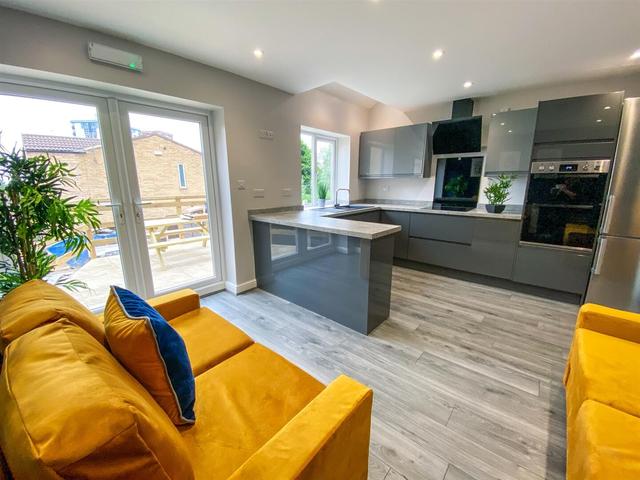 6 bed house — Bolsover Street, Crookesmoor