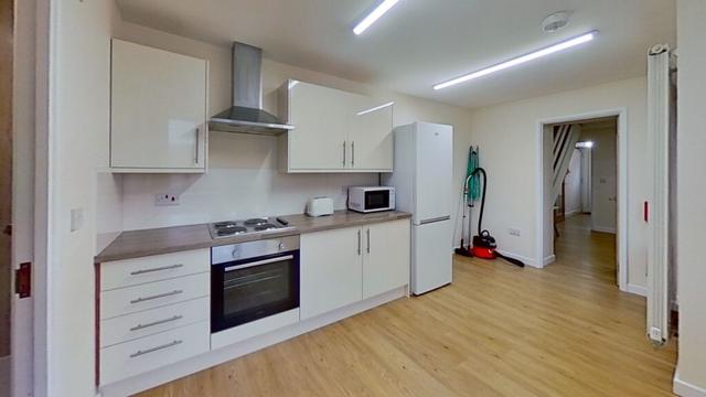 3 bed house — Brook Street, Treforest, Treforest