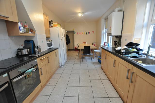 8 bed house — Devonshire Place, Jesmond