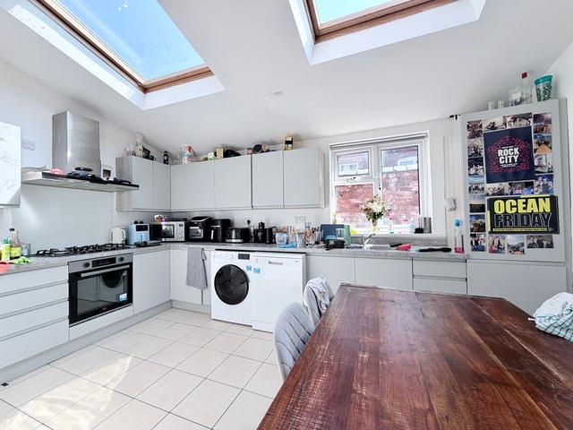 7 bed house — Teversal Avenue, Lenton