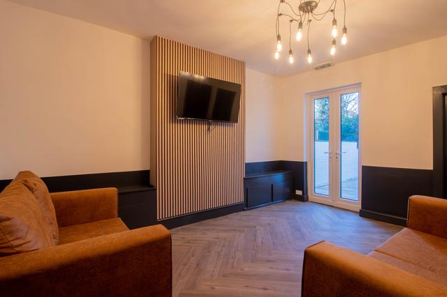 5 bed house — Fletcher Road, Beeston