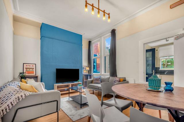 6 bed apartment — Burley Road, Burley