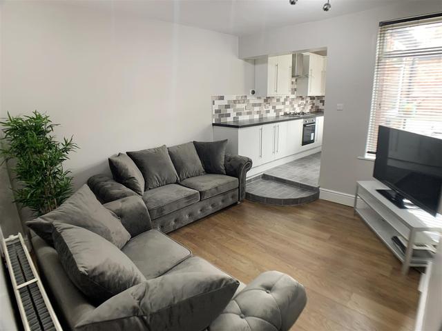 3 bed house — Duke Street, City Centre