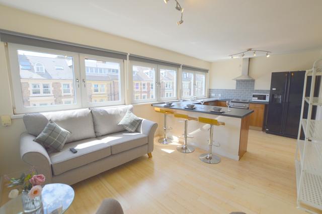 4 bed apartment — Portland Terrace, Jesmond