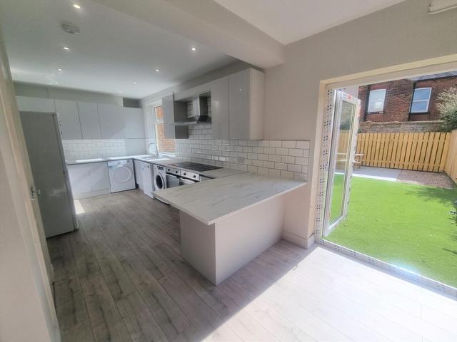 7 bed house — Spring House Road, Crookesmoor